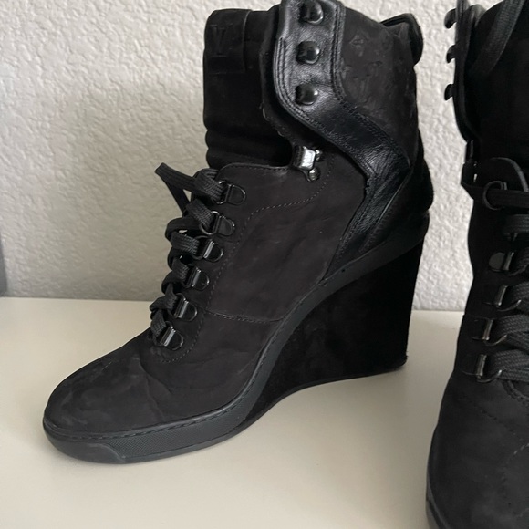 W Suede Louis Vuitton Wedge Booties - Picture 5 of 16